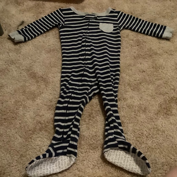 Carter’s baby pajamas set of 3 - Picture 4 of 7